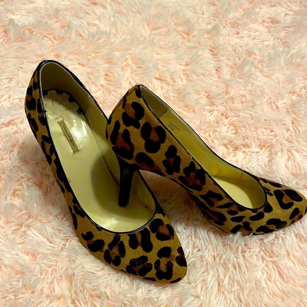 Max Studio Leopard pumps